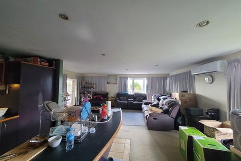 Photo of property in 295 Don Buck Road, Massey, Auckland, 0614