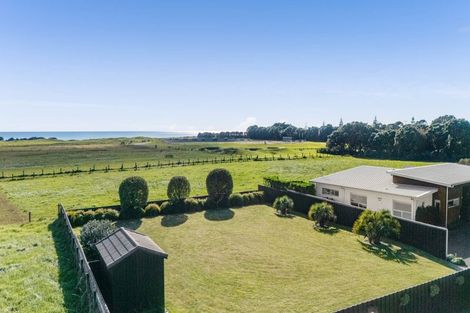 Photo of property in 17a Dolphin Parade, Bell Block, New Plymouth, 4312