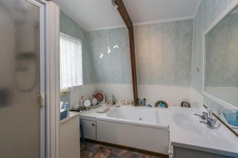 Photo of property in 27 Towai Street, Inglewood, 4330