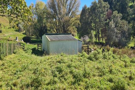 Photo of property in 76 Takapau Road, Tolaga Bay, 4077