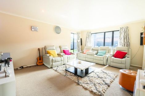 Photo of property in 33 Geneva Terrace, Kelvin Grove, Palmerston North, 4414