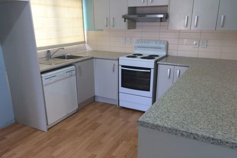 Photo of property in 2/50 Chartwell Avenue, Glenfield, Auckland, 0629