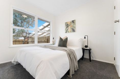 Photo of property in 2/14 Kapiti Place, Sunnynook, Auckland, 0620