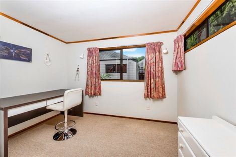 Photo of property in 1/3 Lynngate Place, Hillcrest, Auckland, 0627