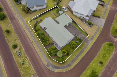 Photo of property in 37 Jubilee Drive, Pauanui, Hikuai, 3579