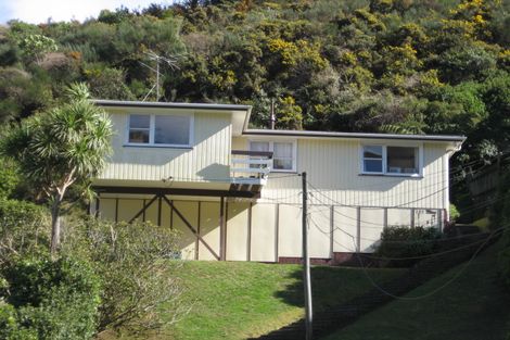 Photo of property in 137 Parkvale Road, Karori, Wellington, 6012