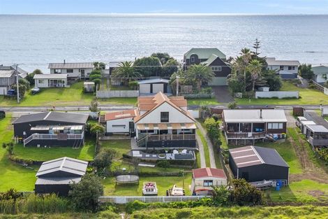 Photo of property in 196 Pukehina Parade, Pukehina, Te Puke, 3189