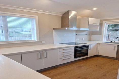 Photo of property in 15 Savage Crescent, Upper Hutt Central, Upper Hutt, 5018