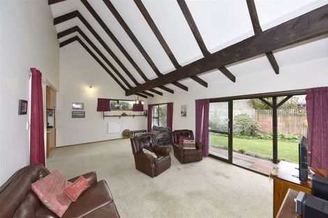 Photo of property in 2/63 Beachville Road, Redcliffs, Christchurch, 8081