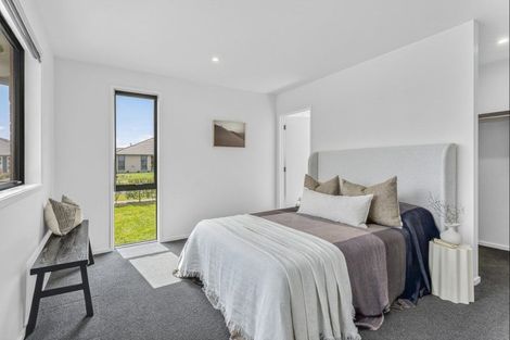 Photo of property in 1 Clifford Close, Leamington, Cambridge, 3432