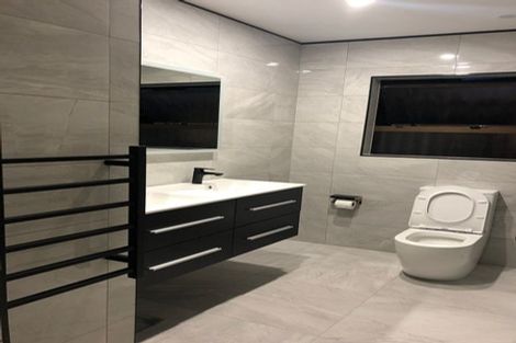 Photo of property in 30 Taupo Street, Green Bay, Auckland, 0604