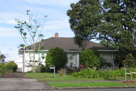 Photo of property in 28 Bradbury Road, Botany Downs, Auckland, 2010