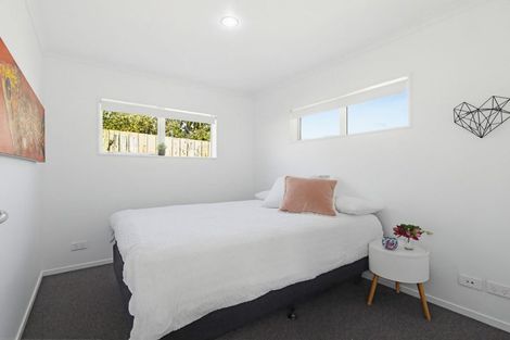 Photo of property in 5 Hetherington Road, Ranui, Auckland, 0612