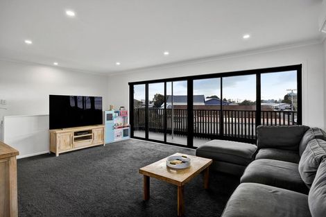 Photo of property in 35 Collins Street, Hawera, 4610