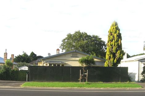 Photo of property in 125 Mount Smart Road, Onehunga, Auckland, 1061