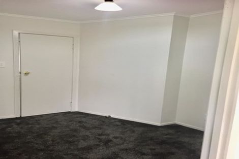 Photo of property in 18 Cliff View Drive, Green Bay, Auckland, 0604