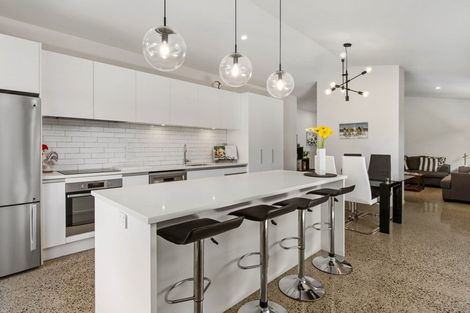 Photo of property in 5 Pimelea Street, Papamoa Beach, Papamoa, 3118