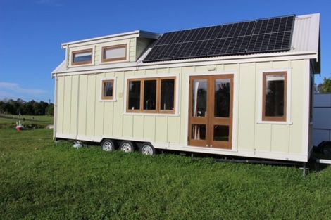 Photo of property in 10 Macrocarpa Lane, Carterton, 5713