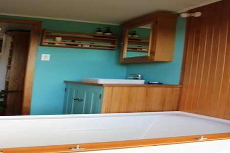 Photo of property in 10 Macrocarpa Lane, Carterton, 5713