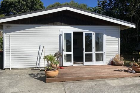 Photo of property in 6 Flaxmere Street, Waikanae Beach, Waikanae, 5036