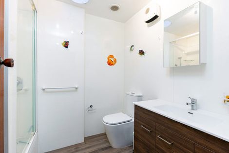 Photo of property in 16 Huia Street, Waikawa, Picton, 7220