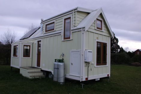 Photo of property in 10 Macrocarpa Lane, Carterton, 5713