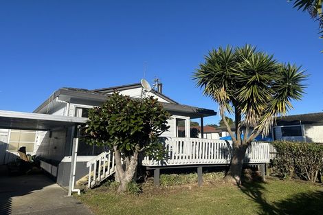 Photo of property in 2/46 Granville Drive, Massey, Auckland, 0614