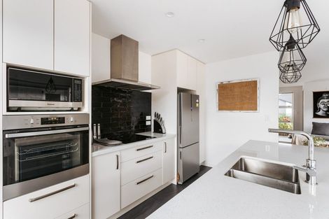 Photo of property in 17 Marion Crescent, Papamoa Beach, Papamoa, 3118