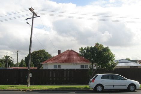 Photo of property in 44 Denbigh Avenue, Mount Roskill, Auckland, 1041