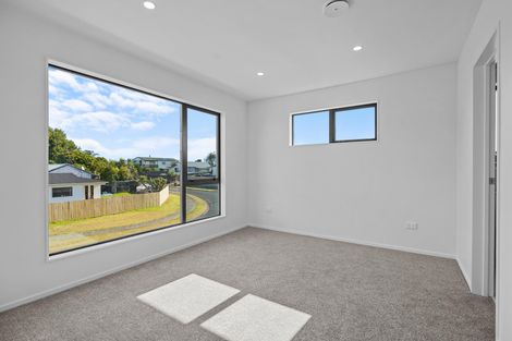 Photo of property in 22c Justamere Place, Weymouth, Auckland, 2103