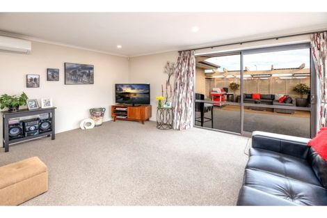Photo of property in 6 Pemberton Drive, Amberley, 7410
