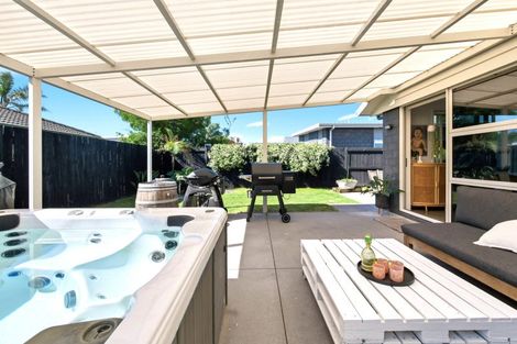 Photo of property in 42 Butterworth Crescent, Papamoa Beach, Papamoa, 3118