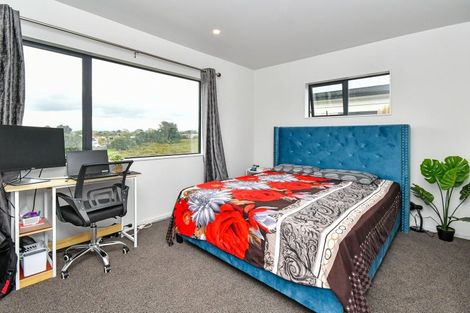 Photo of property in 38 Matawhanga Drive, Wattle Downs, Auckland, 2103