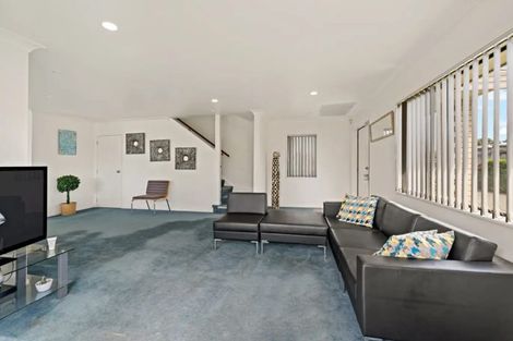 Photo of property in 14 Watervista Place, Mangere Bridge, Auckland, 2022