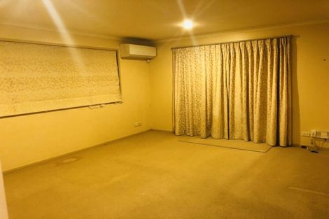 Photo of property in 17a Lesa Annis Place, Henderson, Auckland, 0612