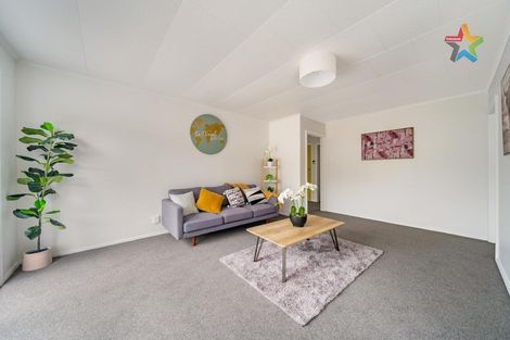 Photo of property in 17 Reynolds Street, Taita, Lower Hutt, 5011