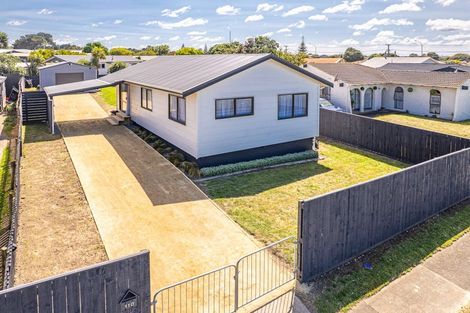 Photo of property in 110 Hinau Street, Castlecliff, Whanganui, 4501
