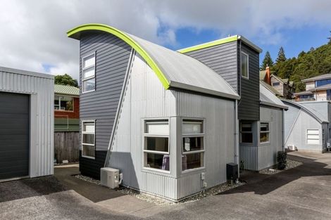 Photo of property in 32b Gilbert Street, New Plymouth, 4310