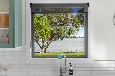 Photo of property in 6 The Strand, Whakapirau, Maungaturoto, 0583