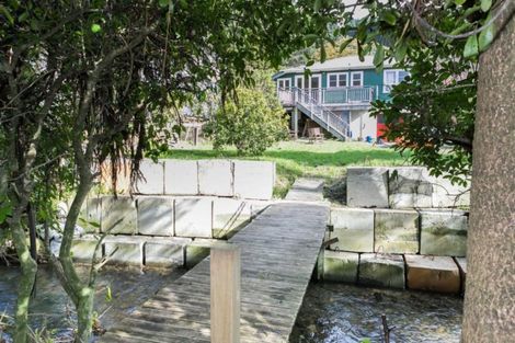 Photo of property in 15 Willowbank Road, Tawa, Wellington, 5028