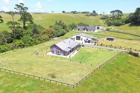 Photo of property in 323 Karioitahi Road, Karioitahi, Waiuku, 2683