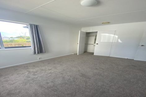 Photo of property in 37 Seaward Place, Wattle Downs, Auckland, 2103