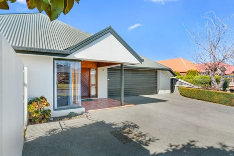 Photo of property in 8 Claverley Gardens, Avonhead, Christchurch, 8042