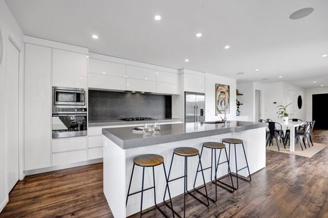 Photo of property in 5 Augusta Grove, Waiwhakaiho, New Plymouth, 4312