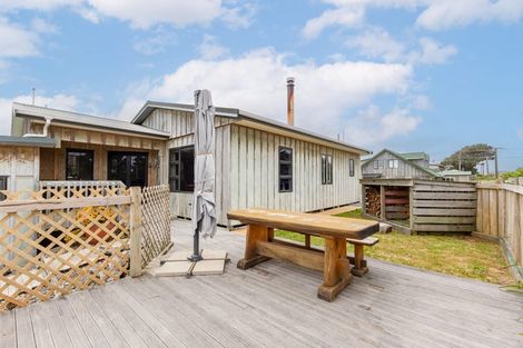 Photo of property in 24 Rodney Avenue, Te Horo Beach, Otaki, 5581