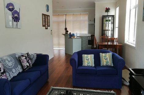 Photo of property in Tuscany Towers, 8/1 Ambrico Place, New Lynn, Auckland, 0600