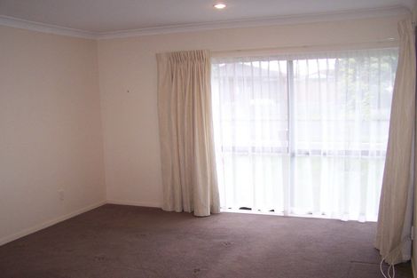 Photo of property in 42 Matterhorn Crescent, Northpark, Auckland, 2013