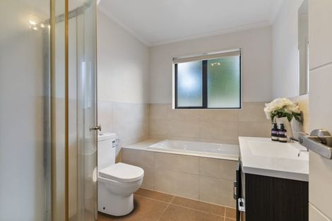 Photo of property in 12 Peerless Avenue, Takanini, 2112