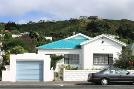 Photo of property in 70 Derwent Street, Island Bay, Wellington, 6023