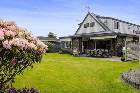 Photo of property in 11 County Drive, Hawera, 4610